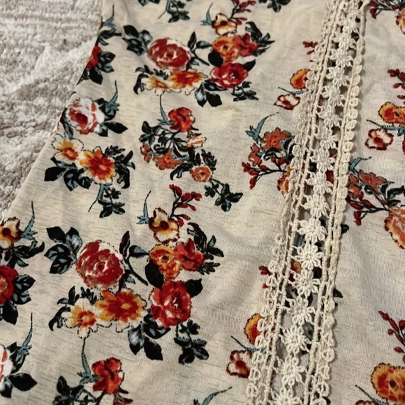 Rue21 Floral Kimono - Picture 3 of 5